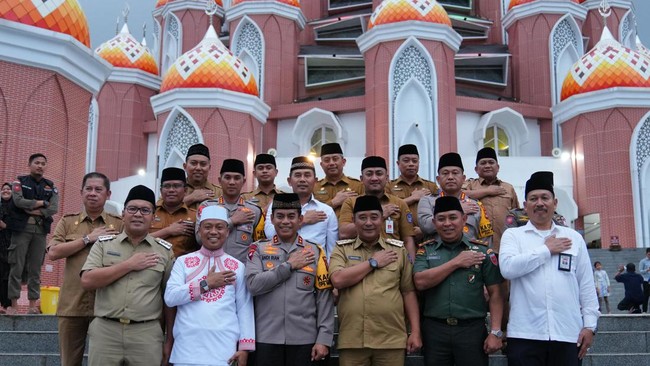 Pemprov dan Forkopimda Sulsesl menggelar Dzikir dan Doa Kebangsaan sebagai komitmen untuk menciptakan situasi aman dan damai di Pemilu 2024.