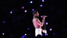 Usher Duet Bareng Alicia Keys di Super Bowl Halftime Show 2024