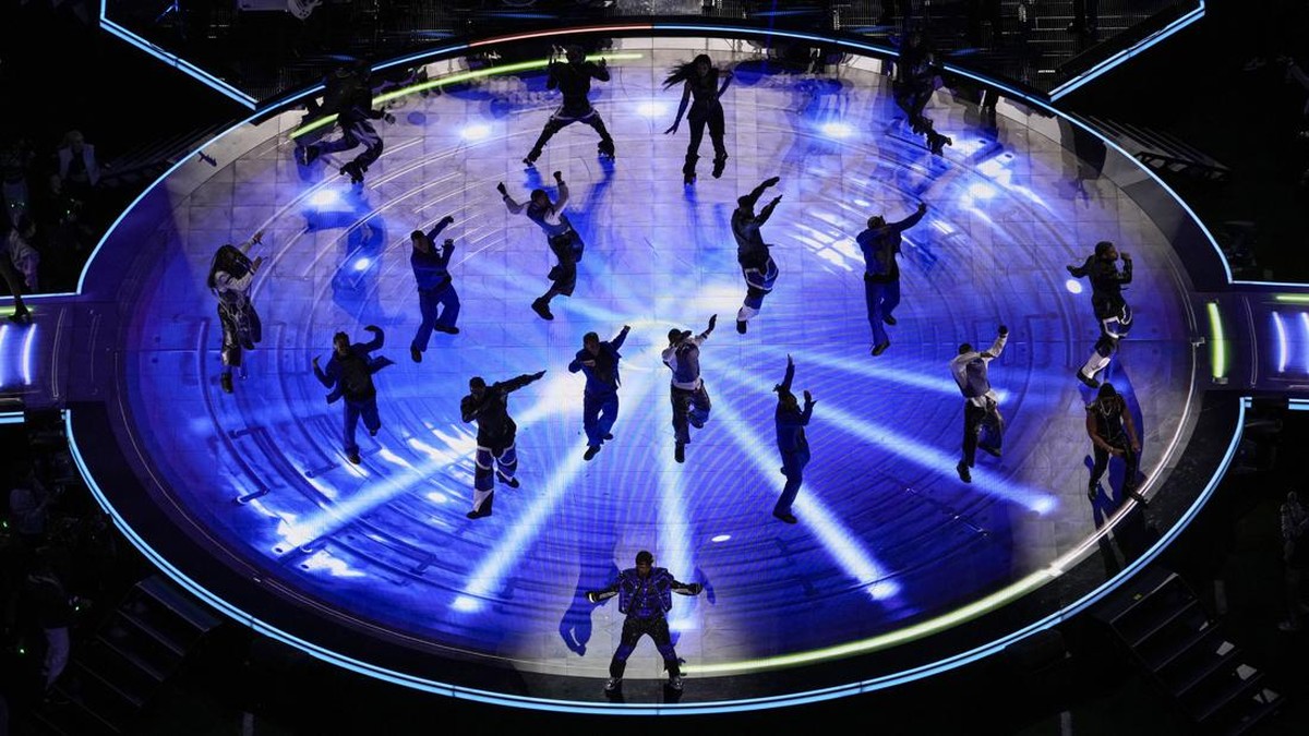 FOTO: Alicia Keys-Ludacris Temani Usher di Super Bowl Halftime Show