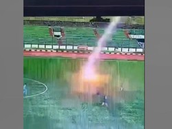 Sederet Fakta Pesepakbola Tewas Tersambar Petir di Stadion Siliwangi