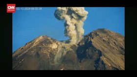 VIDEO: Detik-detik Gunung Semeru Erupsi Lagi
