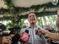 Anies Nyoblos Bareng Keluarga di Lebak Bulus, Ini TPS-nya
