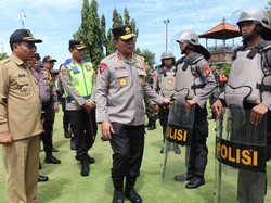 Cek Kesiapan Pengamanan TPS di Buleleng, Kapolda Bali Ingatkan Netralitas