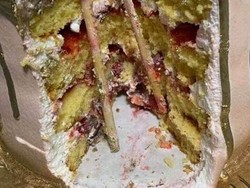 Petaka di Balik Prank Benamkan Wajah ke Kue
