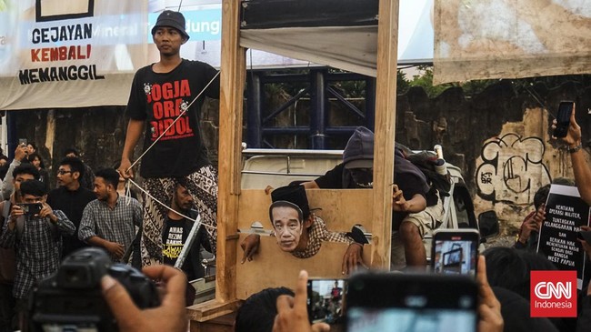 Gejayan Memanggil menilai tiga calon presiden peserta Pilpres 2024 tak layak dipilih karena pilihan tersebut telah ditentukan oleh oligarki.