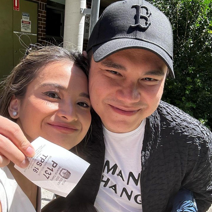 <p>Acha Septriasa dan suami, Vicky Kharisma, telah menggunakan suaranya dan nyoblos pada Pemilu 2024 di Sydney Australia, Bunda. Keduanya pun membagikan momen ini pada laman Instagram. "Pesta demokrasi di Sydney AU," tulis Acha melengkapi foto tersebut. (Foto: Instagram: @septriasaacha)</p>