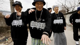FOTO: Suni and the Seven Princesses, Grup Rapper Lansia Asal Korsel