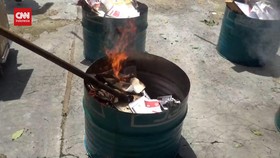 VIDEO: KPU Bakar Ribuan Surat Suara Luar Negeri, Ini Penyebabnya