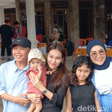 Ikut Nyoblos, Ayu Ting Ting Utarakan Harapan ke Calon Pemimpin