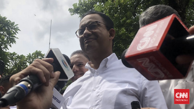 Anies mengajak masyarakat yang memilih pasangan calon presiden dan wakil presidennya masing-masing untuk menjaga dan mengawasi suaranya di TPS.