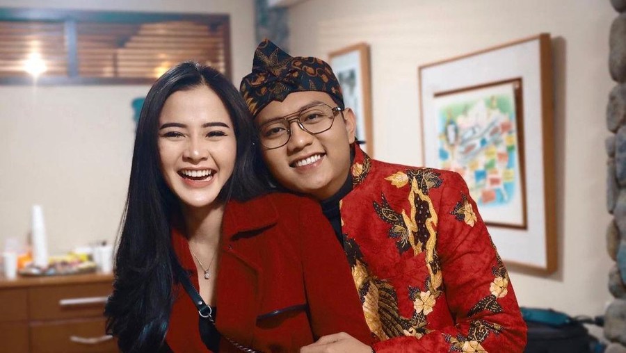 Denny Caknan dan Istri