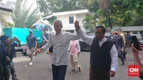 Ganjar Tinggalkan Posko Pemenangan: Pulang, Belum Pulang ke Rumah