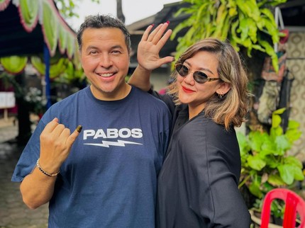 9 Potret Gaya Artis Nyoblos Pemilu 2024, Ada yang Rela Menerobos Hujan Bun