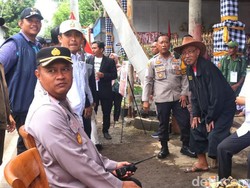 Gus Ipul Puji Semangat Warga Pasuruan, 80% Nyoblos Meski Hujan