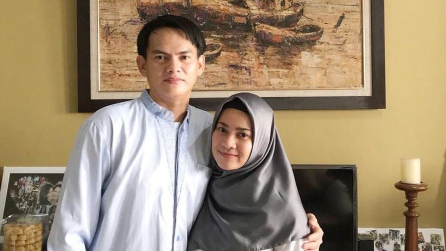 Ikke Nurjanah dan suami