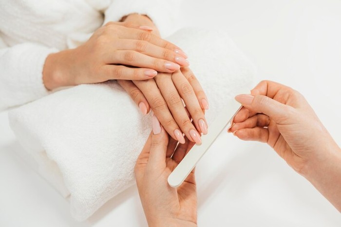 4 Tips Perawatan Kuku Tetap Cantik dan Sehat