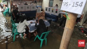 Hujan Deras, Sejumlah TPS Tergenang Air saat PSU di Gorontalo