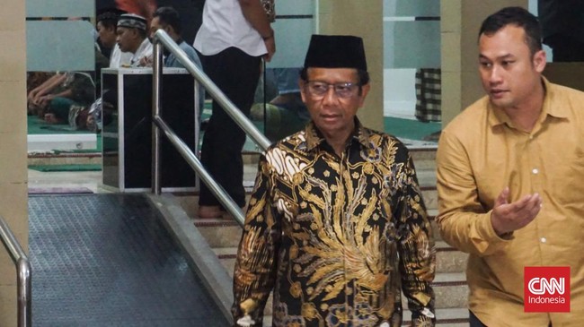 Calon wakil presiden nomor urut 3 Mahfud MD menyebut gelaran Pemilu dan Pilpres 2024 adalah momen untuk mencari pemimpin bukan musuh.