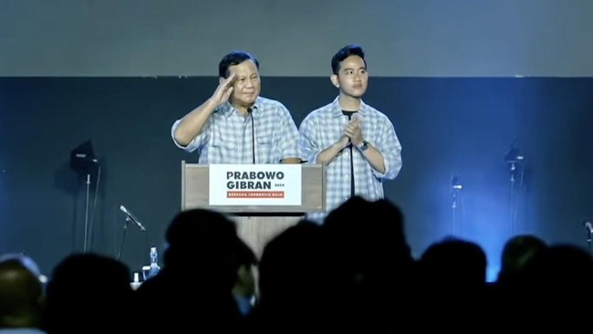 Nama Presiden Joko Widodo menggema kala ribuan pendukung Prabowo Subianto-Gibran Rakabuming berkumpul di Istora Senayan, Jakarta pada Rabu malam (14/2).