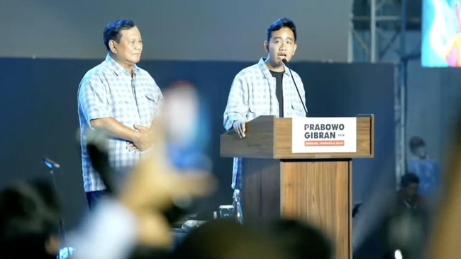 Calon wakil presiden nomor urut 02 Gibran Rakabuming Raka mengatakan tiga bulan lalu dirinya bukan siapa-siapa dan dianggap takut debat.