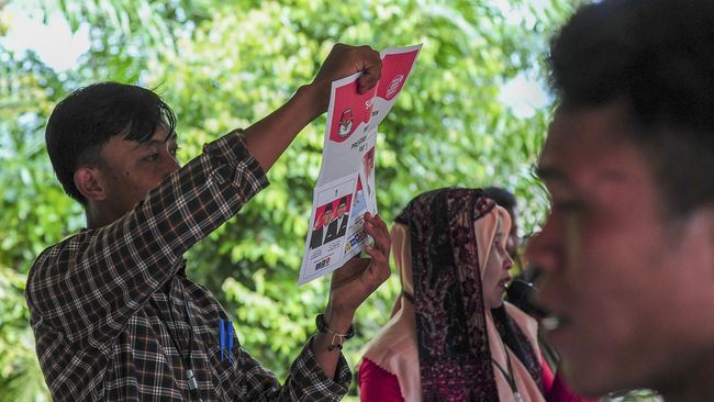 Cara laporkan dugaan kecurangan Pemilu 2024 bisa secara langsung (offline) ke Bawaslu atau secara online melalui situs-situs yang tersedia.