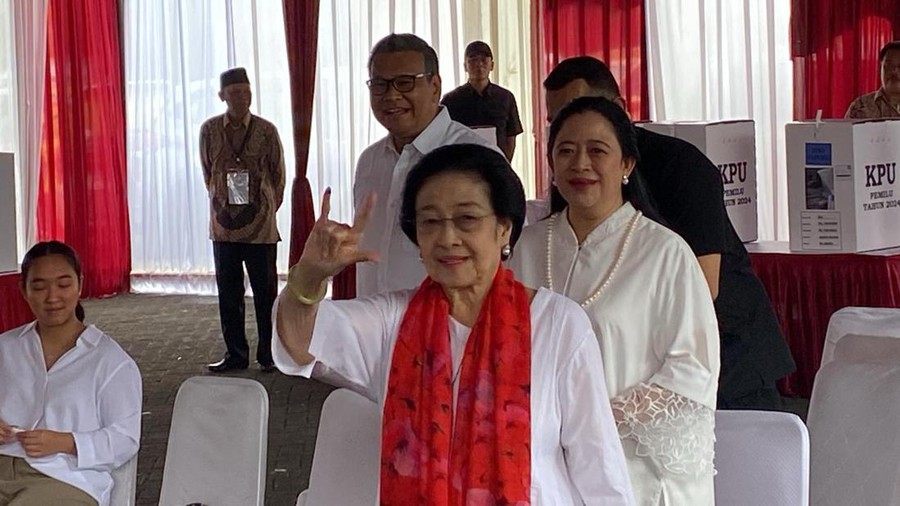 Presiden ke-5 RI sekaligus Ketum PDIP Megawati Soekarnoputri mencoblos di TPS Kebagusan Jaksel. Presiden ke-5 RI sekaligus Ketum PDIP Megawati Soekarnoputri mencoblos di TPS Kebagusan Jaksel, Rabu (14/2/2024).