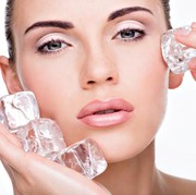 Suka Dianggap 'Receh', Ini Segudang Manfaat Es Batu untuk Kesehatan Beauties!