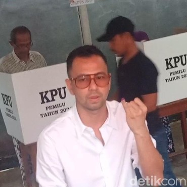 Serba Serbi Raffi Ahmad Nyoblos, Ditegur Petugas KPPS hingga Warna Baju Disorot
