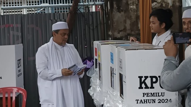 Eks petinggi FPI Habib Rizieq Shihab ikut mengomentari film dokumenter Dirty Vote. 