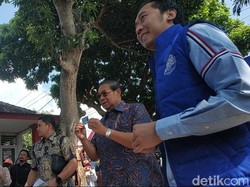 Sempat Pamerkan KTP, SBY Nyoblos di Pacitan Ditemani Ibas dan Aliya