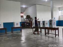 60 Tunanetra di Palembang Nyoblos, Braille Hanya Tersedia di 2 Surat Suara