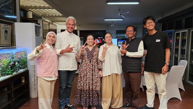 Ketua Umum PDIP Megawati Soekarnoputri mendapatkan laporan tentang dugaan kecurangan pilpres di Jawa Tengah dan Jawa Timur.
