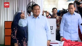 VIDEO: Momen Prabowo Ucap Bismillah saat Masukkan Surat Suara