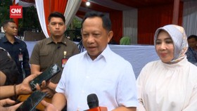 VIDEO: Nyoblos di TPS 001, Tito Karnavian: Saya Pemilih Pemula