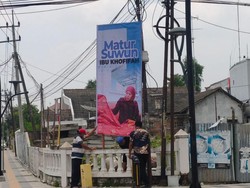 Apresiasi Kepemimpinan Khofifah, Warga Ramai-ramai Pasang Baliho Terima Kasih