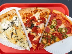 Narapidana Bisa Jajan Es Krim hingga Pizza di Supermarket Penjara Ini