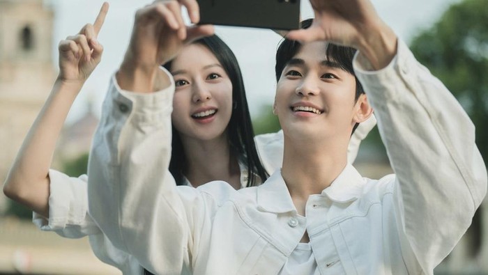 Kim Soo Hyun dan Kim Ji Won Jadi Pasutri, dari Bucin Hingga Cekcok