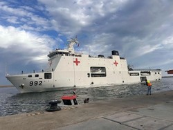 KRI RJW-992 Angkut Bantuan RI untuk Warga Gaza Tiba di Mesir