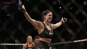 Bintang UFC Mackenzie Dern: Puji Bali, Batal ke Mentawai
