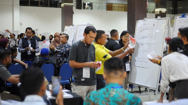 Prabowo Subianto-Gibran Rakabuming Raka unggul berdasarkan rekapitulasi hasil penghitungan perolehan suara Pilpres 2024 di Kuala Lumpur, Malaysia.