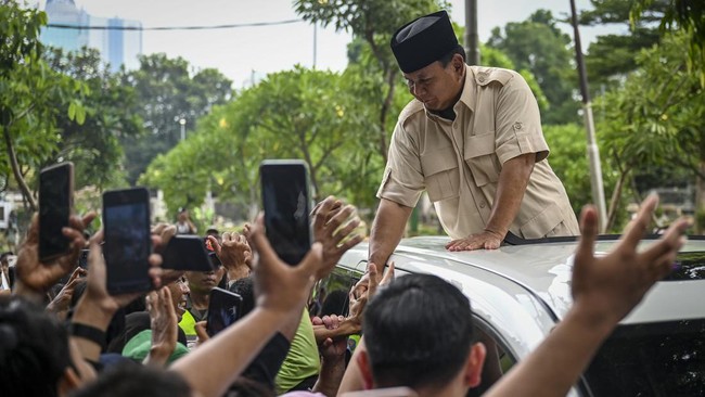 Media asing Al Jazeera menyoroti klaim kemenangan calon presiden Prabowo Subianto usai unggul versi quick count sejumlah lembaga survei.