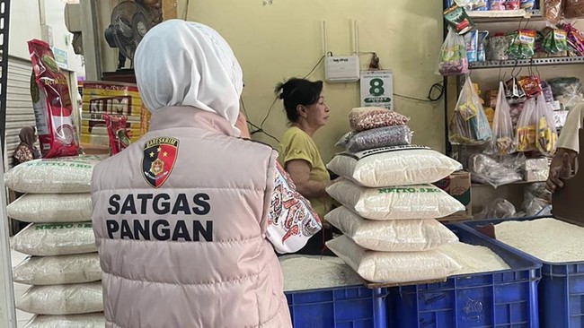 Anggota Satgas Pangan Bareskrim Kombes Hermawan menyebut halangan itu setidaknya terjadi pada tiga kelurahan di Yogyakarta.