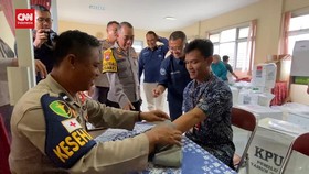 VIDEO: Polisi Semarang Cek Kesehatan KPPS Usai Hari Pemungutan Suara