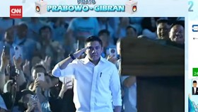 VIDEO: Momen Mayor Teddy Hormat Saat Namanya Disebut Prabowo