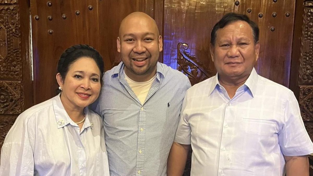 Prabowo Posting Momen Buka Puasa bersama Titiek Soharto dan Didit