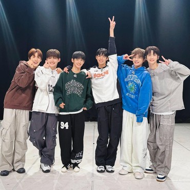 Lirik Lagu Last Festival - TWS