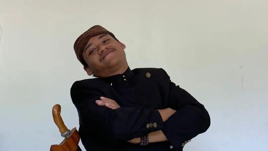 Wahyu F Giri Wahyu F Giri penyanyi Lamunan