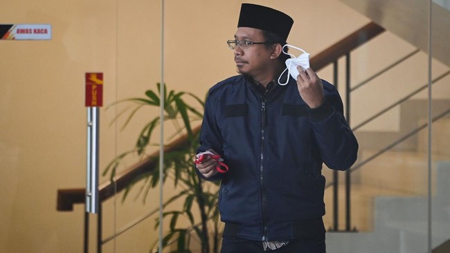 Pengadilan Negeri Jakarta Selatan menunda sidang Praperadilan Bupati Sidoarjo Ahmad Muhdlor Alias Gus Muhdlor satu pekan lantaran tim Biro Hukum KPK tidak hadir.