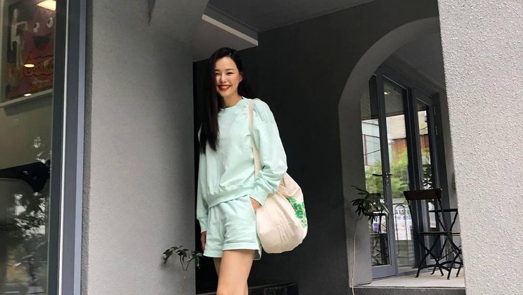 Honey Lee Honey Lee