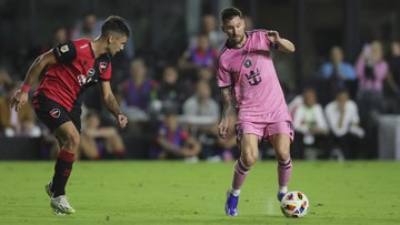 Berita Olahraga Terkini CNN Sport : Ulang Tahun Ke-38, Messi Diabadikan Jadi Tribune di Newell's Old Boys